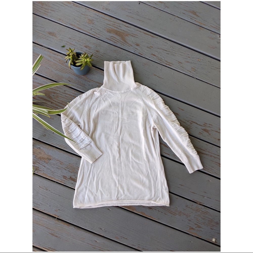 Retro Ribbed Sleeve Turtleneck in Cream